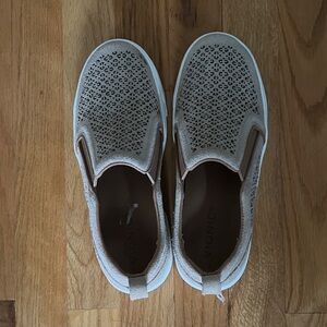 Vionic Women’s Kimmie Perf NWOT Slip-On Sneakers